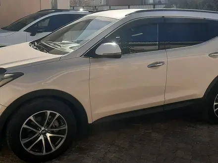 Hyundai Santa Fe 2014 года за 8 000 000 тг. в Атырау – фото 4