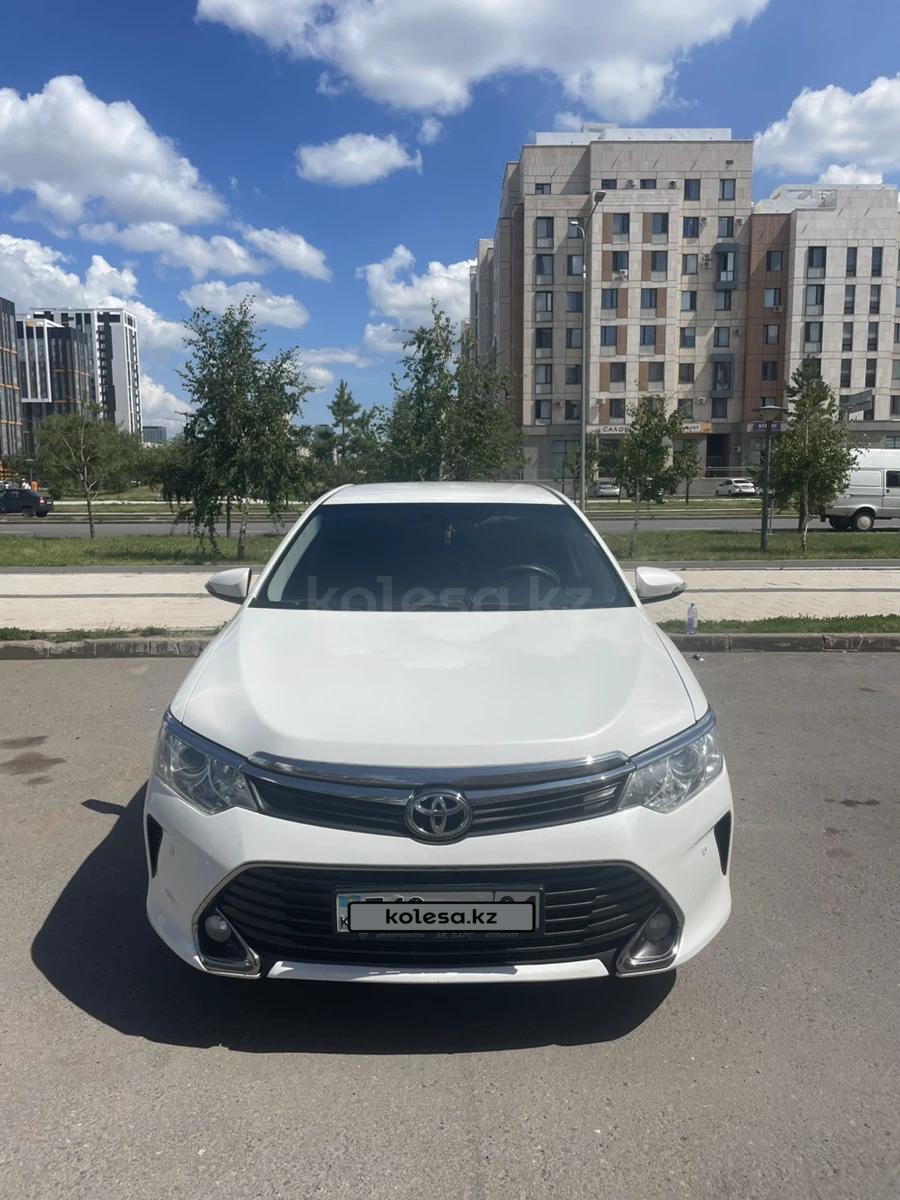 Toyota Camry 2015 г.