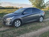 Hyundai Accent 2015 года за 6 200 000 тг. в Уральск – фото 2