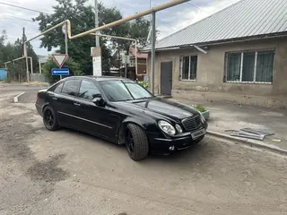 Mercedes-Benz E 320
