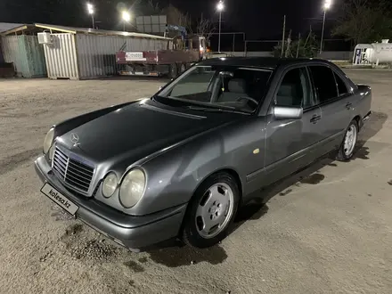 Mercedes-Benz E 280 1997 года за 2 700 000 тг. в Алматы – фото 5