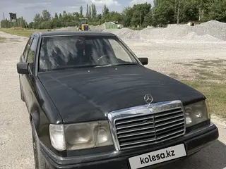 Mercedes-Benz E 230