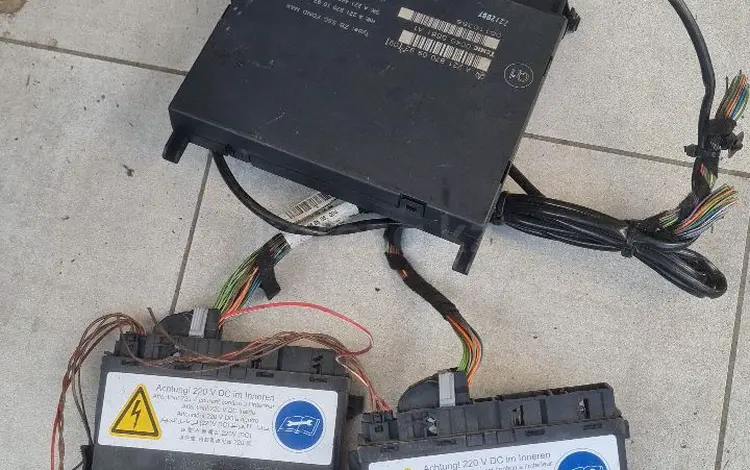 Блоки управления заднего ряда сидений за 1 000 тг. в Алматы