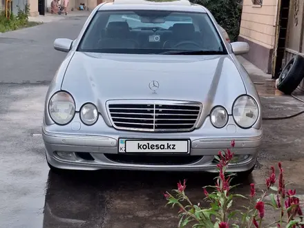 Mercedes-Benz E 320 2001 года за 5 600 000 тг. в Шымкент – фото 2