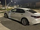 Toyota Camry 2018 годаfor14 200 000 тг. в Атырау – фото 2