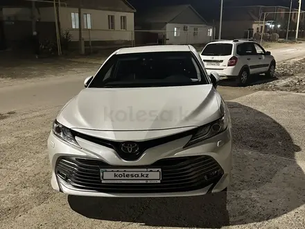 Toyota Camry 2018 года за 14 200 000 тг. в Атырау