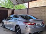 Toyota Camry 2020 года за 13 300 000 тг. в Жетысай – фото 5