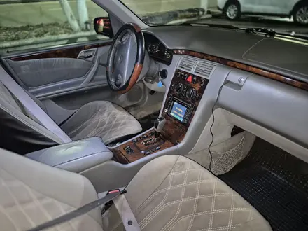 Mercedes-Benz E 280 2001 года за 4 000 000 тг. в Алматы – фото 11