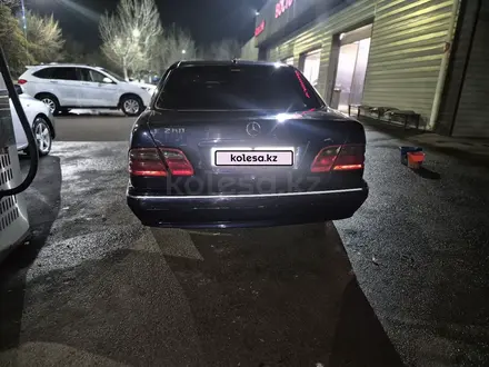 Mercedes-Benz E 280 2001 года за 4 000 000 тг. в Алматы – фото 3
