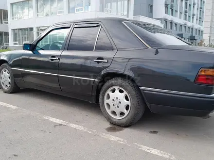 Mercedes-Benz E 200 1995 года за 1 950 000 тг. в Астана – фото 11