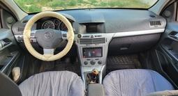 Opel Astra 2010 года за 3 000 000 тг. в Кульсары – фото 2