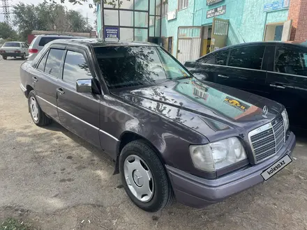 Mercedes-Benz E 220 1994 года за 2 300 000 тг. в Жезказган