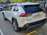 Toyota RAV4 2020 года за 14 800 000 тг. в Атырау – фото 3