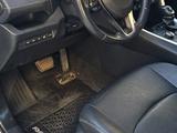 Toyota RAV4 2020 года за 14 800 000 тг. в Атырау – фото 5