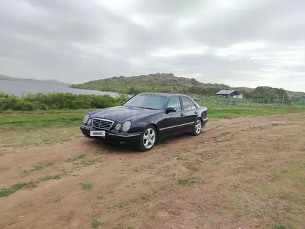 Mercedes-Benz E 280 1997 года за 2 900 000 тг. в Астана – фото 2