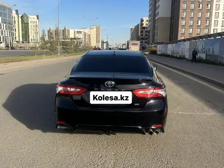 Toyota Camry 2020 года за 12 500 000 тг. в Астана – фото 9