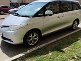 Toyota Estima 2006 года за 7 300 000 тг. в Астана