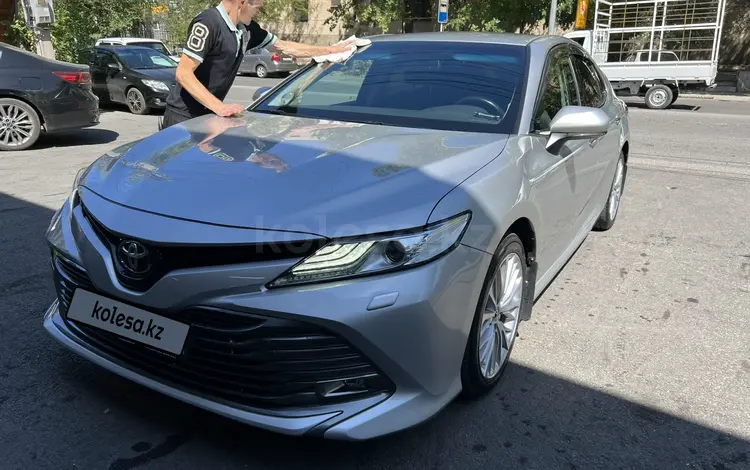 Toyota Camry 2019 годаүшін13 300 000 тг. в Шымкент