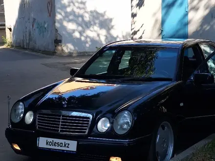 Mercedes-Benz E 240 1997 года за 3 700 000 тг. в Алматы – фото 8