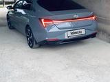 Hyundai Elantra 2023 годаfor11 500 000 тг. в Шымкент – фото 4