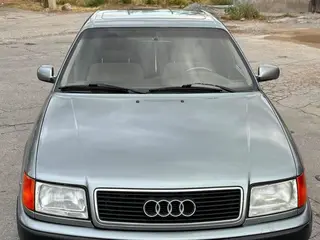 Audi 100