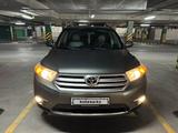 Toyota Highlander 2013 года за 13 300 000 тг. в Павлодар