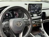 Toyota RAV4 2021 года за 18 900 000 тг. в Алматы – фото 5