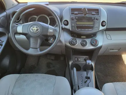 Toyota RAV4 2010 года за 7 300 000 тг. в Актобе – фото 4