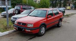 Volkswagen Vento 1993 года за 1 100 000 тг. в Караганда – фото 2