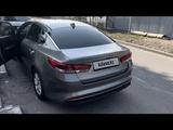 Kia Optima 2017 годаfor7 650 000 тг. в Алматы – фото 2