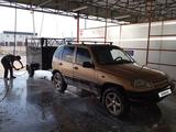 Chevrolet Niva 2004 года за 2 200 000 тг. в Актау – фото 3