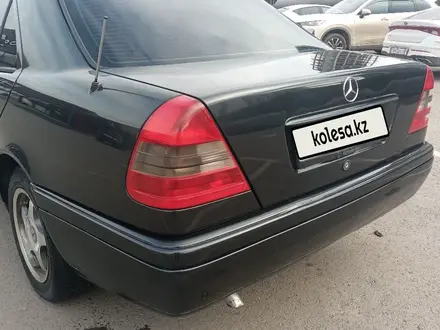 Mercedes-Benz C 180 1995 года за 1 750 000 тг. в Астана – фото 5