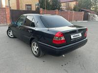 Mercedes-Benz C 180 1995 годаfor1 750 000 тг. в Астана