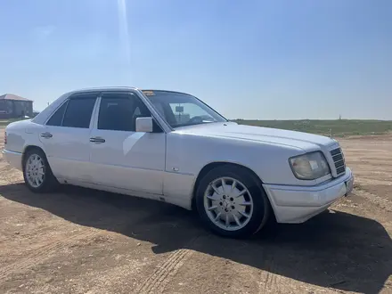 Mercedes-Benz E 220 1994 года за 1 800 000 тг. в Караганда – фото 5