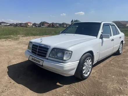 Mercedes-Benz E 220 1994 года за 1 800 000 тг. в Караганда – фото 6