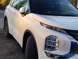 Mitsubishi Outlander 2023 года за 17 600 000 тг. в Костанай – фото 2