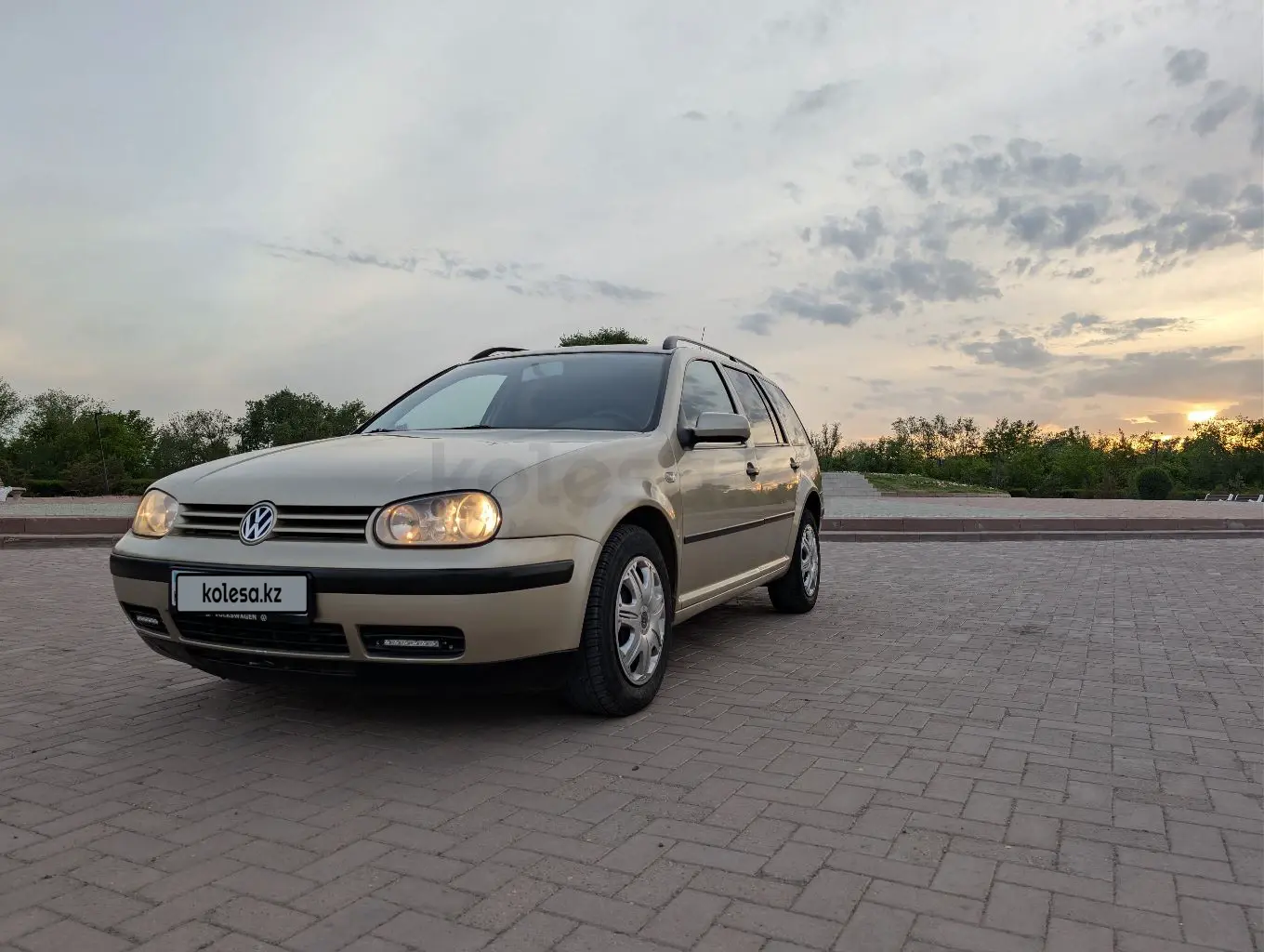 Volkswagen Golf, 2002