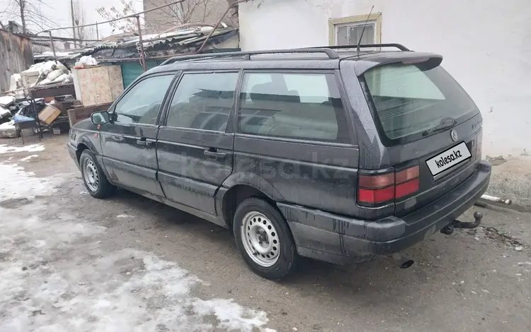 Volkswagen Passat 1993 годаүшін1 700 000 тг. в Актобе