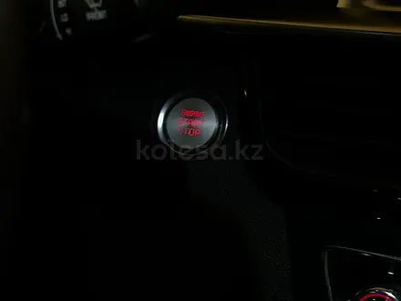 Kia K5 2019 года за 10 500 000 тг. в Алматы – фото 14