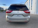 Toyota Sienna 2015 годаfor9 000 000 тг. в Атырау – фото 3