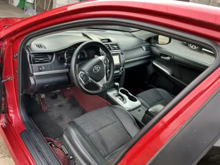Toyota Camry 2014 года за 7 000 000 тг. в Актобе – фото 5