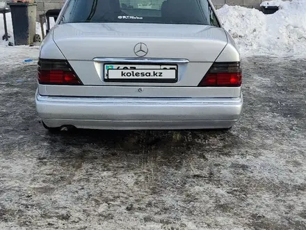 Mercedes-Benz E 200 1991 года за 1 200 000 тг. в Алматы – фото 13