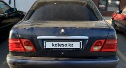 Mercedes-Benz E 200 1997 годаүшін2 650 000 тг. в Астана – фото 5