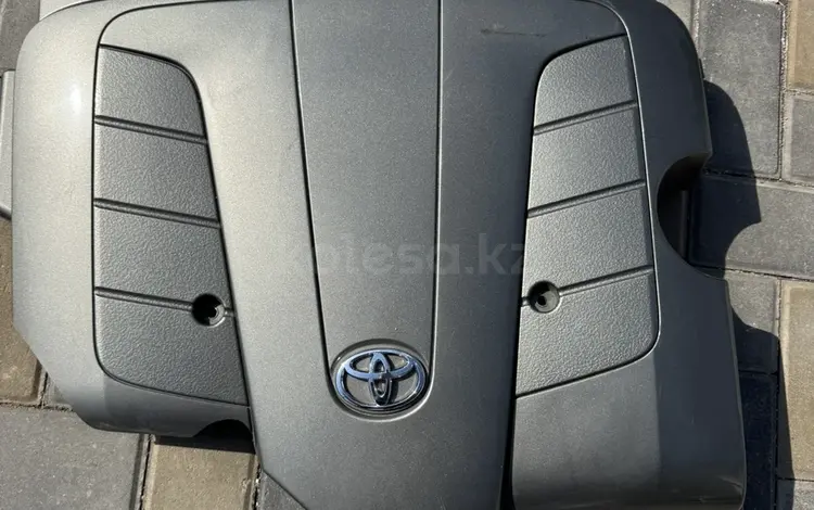 Декоративная крышка двигателя 3uz за 35 000 тг. в Алматы