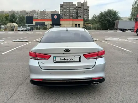 Kia K5 2017 года за 8 100 000 тг. в Алматы – фото 3