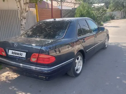 Mercedes-Benz E 280 1998 года за 3 650 000 тг. в Алматы – фото 4