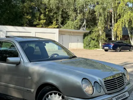 Mercedes-Benz E 230 1996 года за 2 100 000 тг. в Алматы