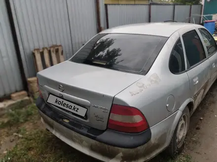 Opel Vectra 1997 года за 550 000 тг. в Актобе – фото 3