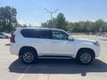 Toyota Land Cruiser Prado 2018 года за 26 300 000 тг. в Алматы – фото 4