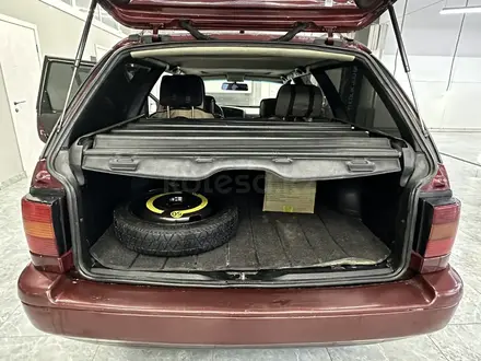 Volkswagen Passat 1994 года за 1 850 000 тг. в Семей – фото 12